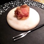 エクアトゥール - （2015/12  訪問）アミューズ　大トロと自家製白玉、白トリュフモンドール