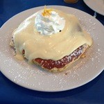 Moke's Bread and Breakfast - リリコイソースのパンケーキ