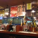 海鮮料理 吾作どん  - H.27.9.3.夜 テーブル席からカウンター席・厨房・生け簀方向【掲載許諾済み】