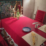 アーム・ドゥ・ギャルソン - 防空壕跡に作られてる地下個室。
                                素敵なリノベーションですね。