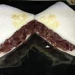 松屋長春 - 羽二重餅の断面