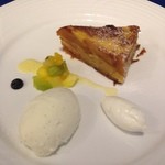 シェ・ムラ - リンゴのタルトとバニラアイス「