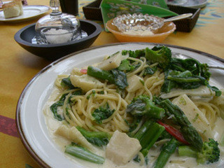 Raku Shoku Kan NORO - 山菜のクリームパスタ