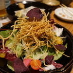 Sake To Soba Makino - サラダの上にそばを揚げたものが乗ってて食感が良い感じ