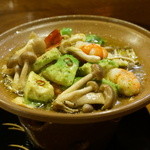 河童の川太郎 - アボカドと海老のアヒージョ