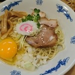 煮干そば 流。 - 油そばに生玉子投入