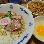 煮干そば 流。 - 油そば¥640と生玉子¥50とメンマ飯