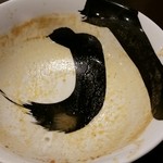 煮干し中華 八 - 完食後に現れる八の文字＼(^o^)／