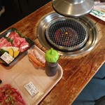 Nikuno Okayama Chokubaijo - BBQコーナー