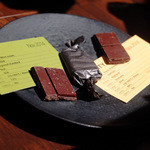 酒坊主 - （チョコレートと日本酒の組み合わせも試せます）