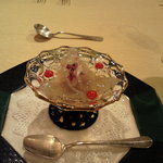 トゥ・ラ・ジョア - トラフグのカルパッチョ（記憶では昆布と能登塩のジュレ：１２月）