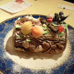 トゥ・ラ・ジョア - バタークリームのブッシュ・ド・ノエル（クリスマス特製二人で一本）