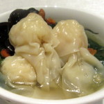 Dynasty Restaurant - 雲吞がどっさり