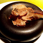 エクアトゥール - ［６回目］アミューズ・鯖のマリネ、自家製焼き餅とモンドール、白トリュフ