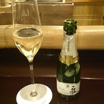 二条有恒 - 国産(山形県)のシャルドネ種のスパークリングワイン