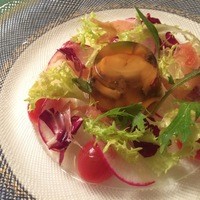 ラ・シャロント - 海老と鮑のコンソメゼリー寄せ、サラダと共に。