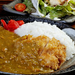 チキンカツカレー（サラダ付）