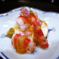 まき村 - 車海老湯葉和え
                　芹、海苔、梅肉ジュレ、花穂