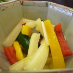 鰻家 - つまみにピクルスが出たんだけどこれは初めて。しかも激ウマ。