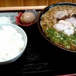 ラーメン屋 あめんぼう - チャーシュー麺と煮玉子&ご飯