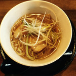 高知ジェントル麺喰楽部 - 醤油半らーめん（太麺）