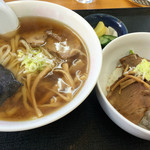 一龍 - 醤油ラーメンとチャーシュー丼のセット