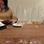 Variante - 201512 フォアグラにマルメラータ（フルーツジャム）を合わせるように、お酒も甘口のものが合うそう。ぱっと見た感じは理科の実験みたい(笑)