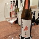 Variante - 201512 秋田県 新政酒造の貴醸酒「陽乃鳥（ひのとり）」。貴醸酒とはお水の代わりに日本酒で仕込んだ甘口の日本酒。アルコールを加えることで酵母の発酵が抑えられて糖分が多く残る。