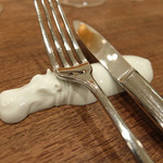 Variante - 201512 陶器製のカトラリー。カバの鼻の周りの点々とか首もとのシワとか細かくてなかなかリアル。