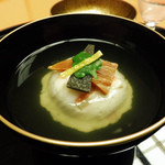 名古屋 浅田 - 12月：お椀（蟹ふかし、干し口子火取り、鶴菜、水前寺のり、ゆず）