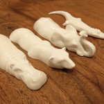 Variante - 201512 白い磁器のカトラリーレスト。ワニの背中やクマの毛並みなど造りこみが凄い！ドイツ製メーカーのものだそう。