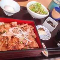 江戸前肉割烹 宮下 - 豚の焼肉重御膳 1,037円