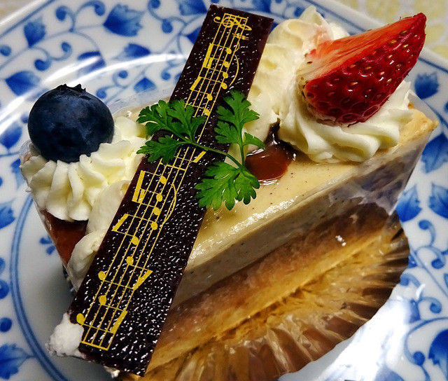 ブルームーン Blue Moon 荒井 ケーキ 食べログ