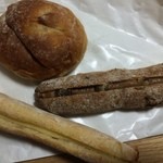 パンやきどころ RIKI - ミルクくるみ。マロンマロンとか。