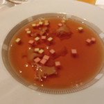 帝国ホテル - コンソメスープ　はなびら茸と紅白ロワイヤル入り