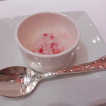 帝国ホテル - イチゴとドンペリニヨン　紅白のグラニテ