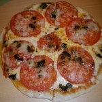 コルテロ - 濃縮トマトとバジルペーストピザ