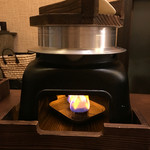 湯元館 - ご飯は宴会中にこうやって炊いてた。