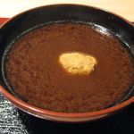 二條 葵月 - 魚と豆腐のつみれ入り赤だしのアップ(2015.07)