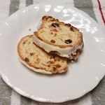 こんがりや - 料理写真:シュトーレン カットしました