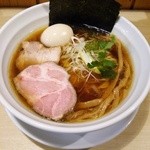 麺屋 壱心 - 醤油そば 750円　＋味玉100円