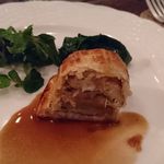 organ - 穴子とフォアグラ、ビーツのパイ包み