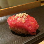 匠 進吾 - マグロのスキミ 中落ち ネギとたくわん