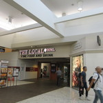 The Local @ HNL - ホノルル国際空港の出発ゲートの中にあるビアレストランです。 