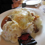 The Local @ HNL - そしてハワイの最後の思いでにロコモコ、そういえば今回はこれが最初のロコモコでした。
            