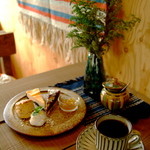 キャリー焼菓子店 - 手作り感のあふれる店内