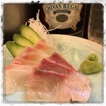 串の坊成田家 - 昨夜の肴〜
真鯛とカンパチのお刺身をシーバスのミズナラで