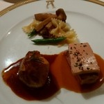 アピシウス - 2015 12 鮟鱇のクラテッロ包み焼きとフランス産仔牛ロース肉のグリエ