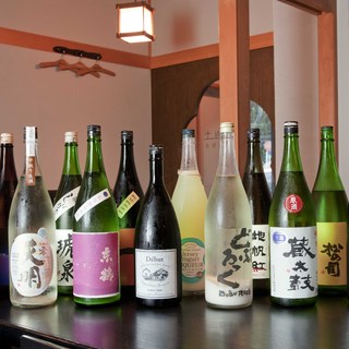 多彩に揃う全国各地の日本酒