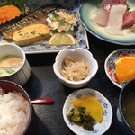魚亭 菊や - 日替り定食＝９７２円 税込
※さばの塩焼